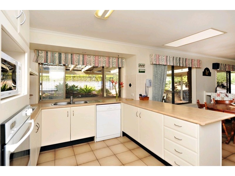 11 Barker Street, Cashmere QLD 4500