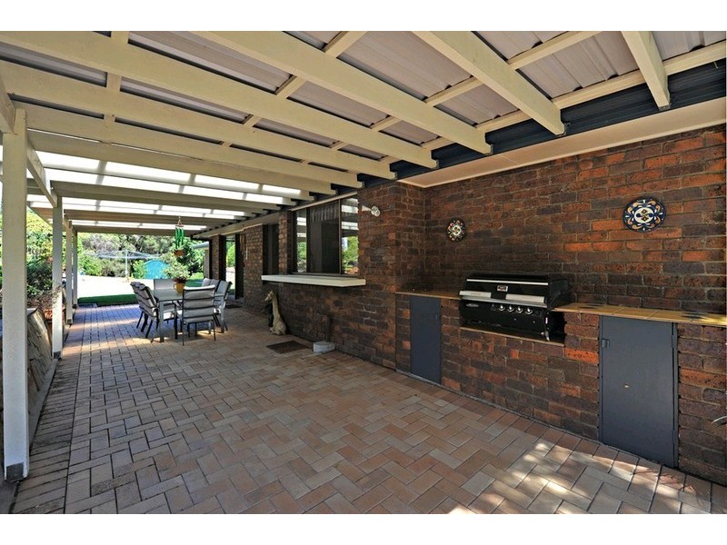 11 Barker Street, Cashmere QLD 4500