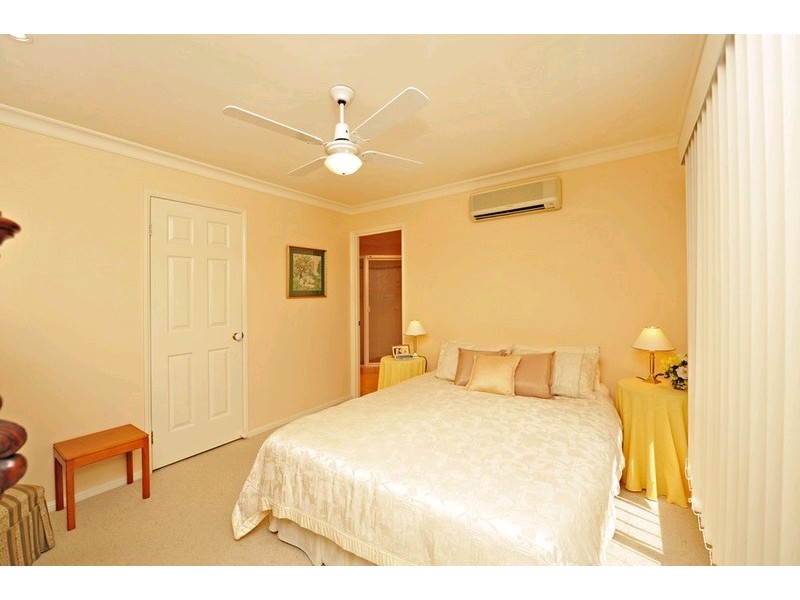 10 Arianna Close, Eatons Hill QLD 4037