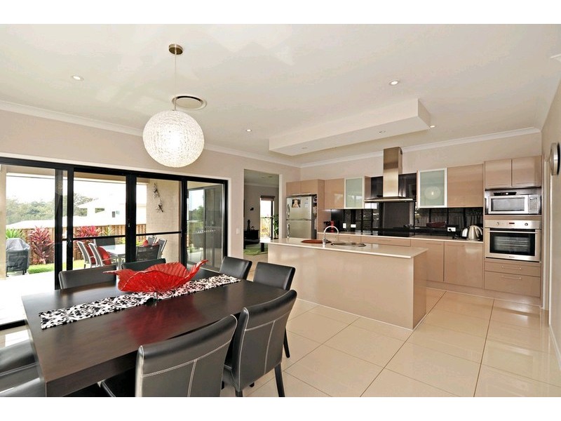 43 Bunya Crossing Road, Eatons Hill QLD 4037