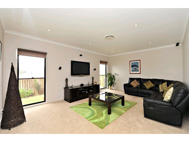 43 Bunya Crossing Road, Eatons Hill QLD 4037