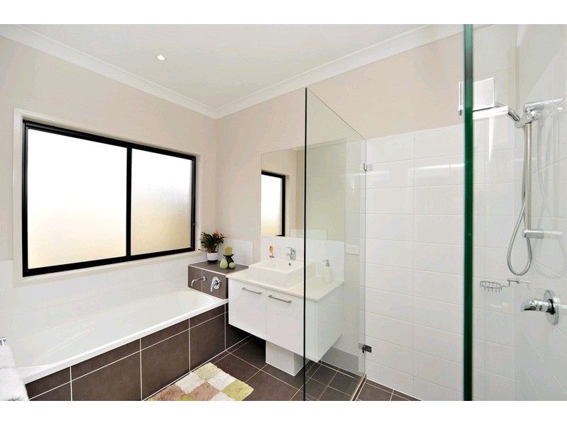 43 Bunya Crossing Road, Eatons Hill QLD 4037