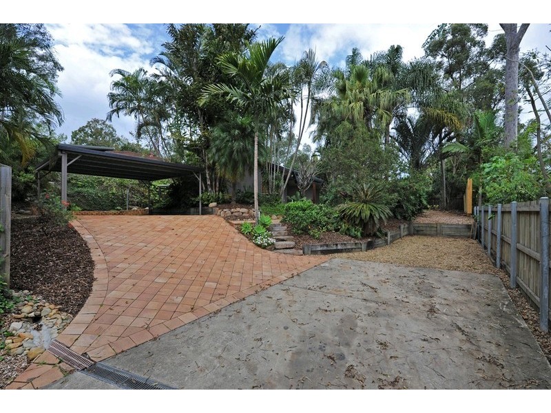 4 Biggs Crescent, Albany Creek QLD 4035