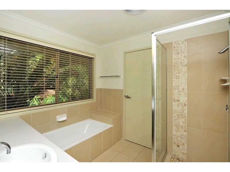 4 Biggs Crescent, Albany Creek QLD 4035