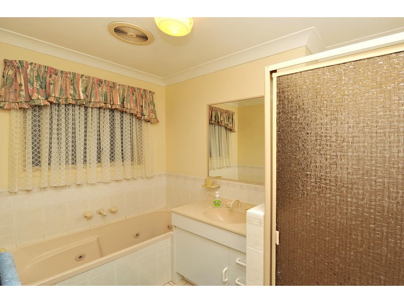 18 Narrabeen Road, Albany Creek QLD 4035