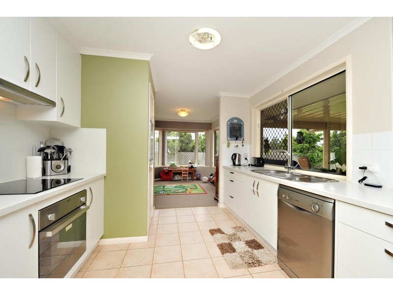 7 Candella Court, Eatons Hill QLD 4037