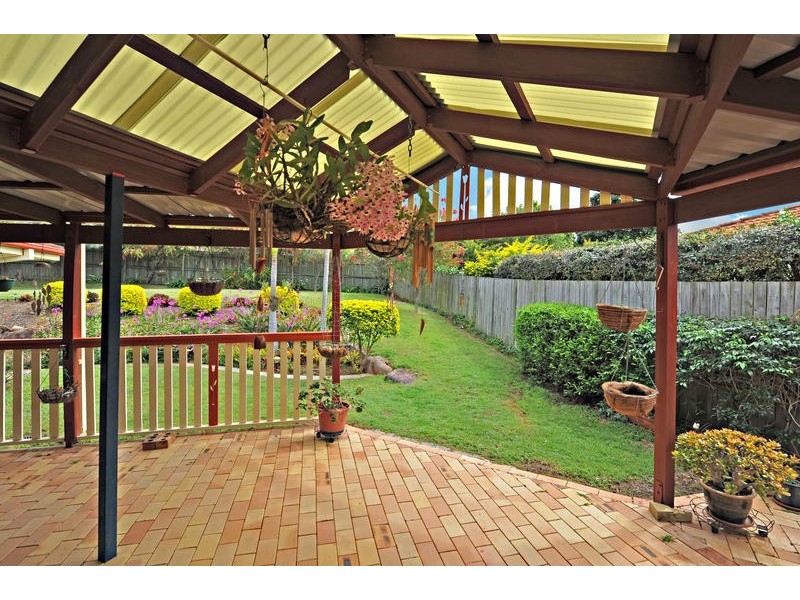 10 Tiffany Court, Eatons Hill QLD 4037