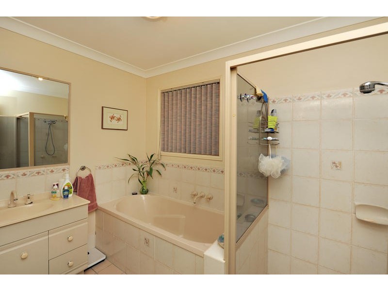 10 Tiffany Court, Eatons Hill QLD 4037