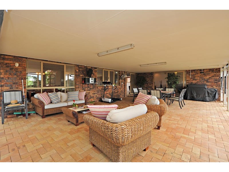 11 Allamanda Crescent, Albany Creek QLD 4035