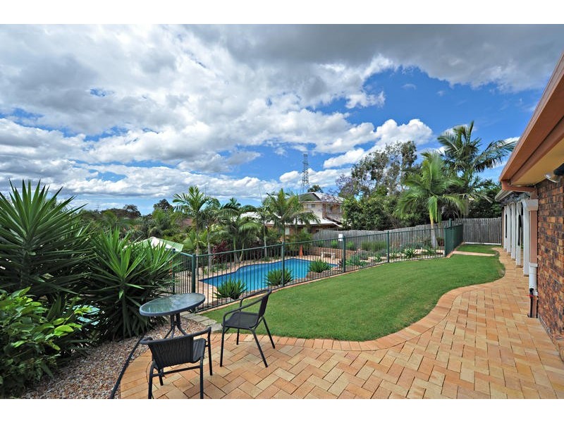 11 Allamanda Crescent, Albany Creek QLD 4035