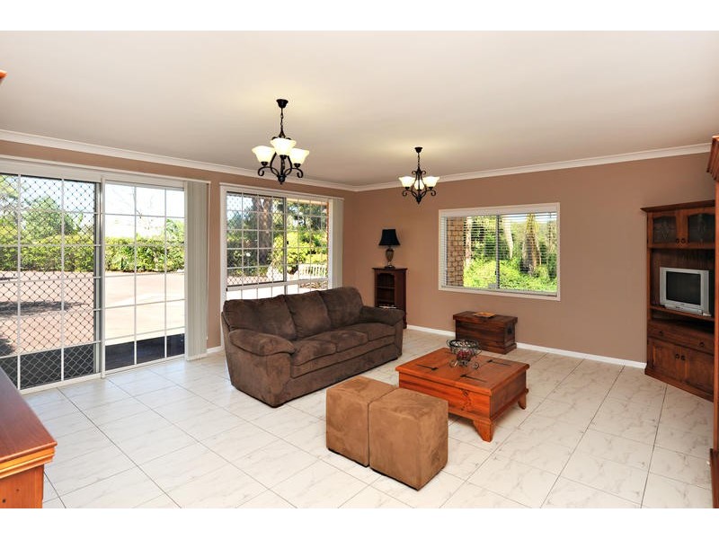 1 Kestrel Court, Warner QLD 4500