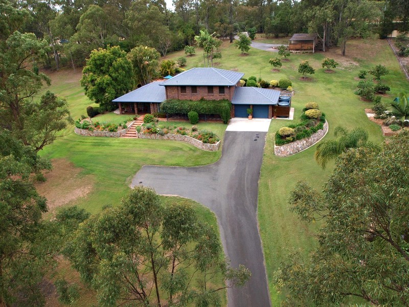 1 Kestrel Court, Warner QLD 4500