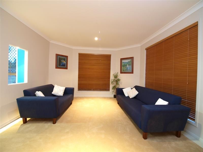 7 Poona Court, Albany Creek QLD 4035