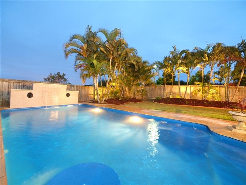 7 Poona Court, Albany Creek QLD 4035