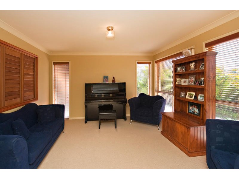 12 Candella Court, Eatons Hill QLD 4037