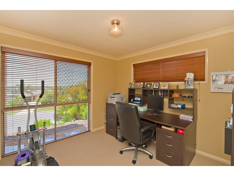 12 Candella Court, Eatons Hill QLD 4037