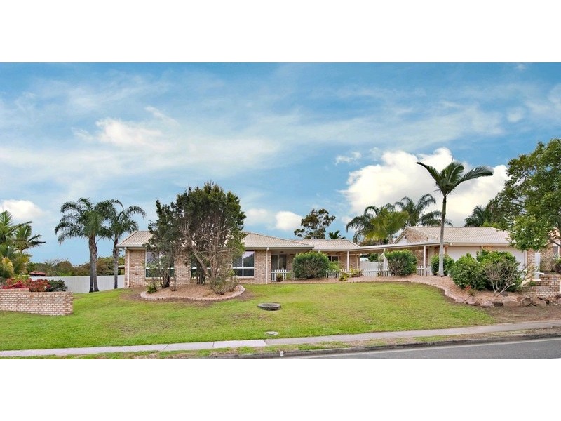 1 Saraband Drive, Eatons Hill QLD 4037