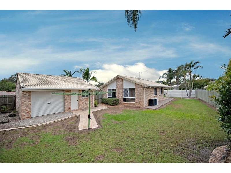 1 Saraband Drive, Eatons Hill QLD 4037