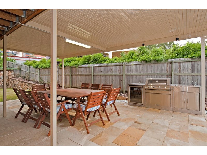 4 Perla Close, Eatons Hill QLD 4037