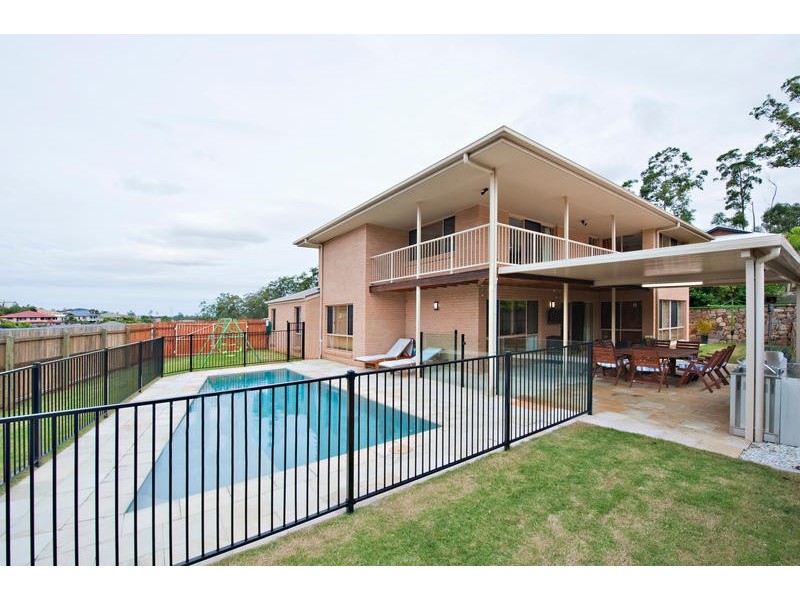 4 Perla Close, Eatons Hill QLD 4037