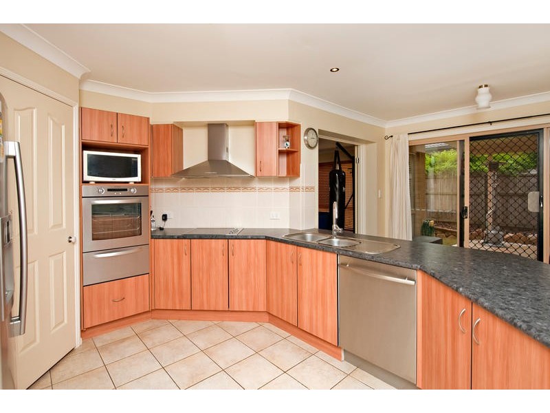 4 Perla Close, Eatons Hill QLD 4037