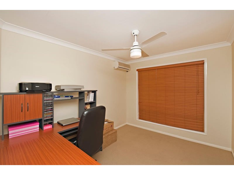 4 Perla Close, Eatons Hill QLD 4037