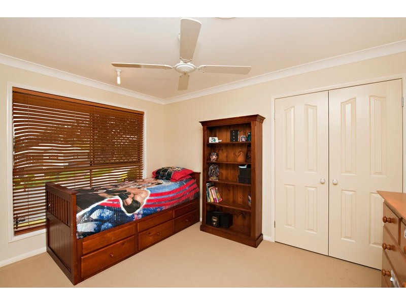 4 Perla Close, Eatons Hill QLD 4037