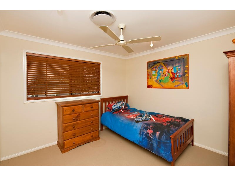 4 Perla Close, Eatons Hill QLD 4037