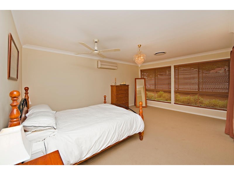 4 Perla Close, Eatons Hill QLD 4037