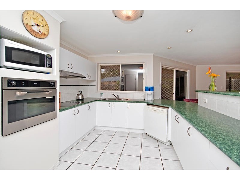 9 Coolamon Court, Eatons Hill QLD 4037