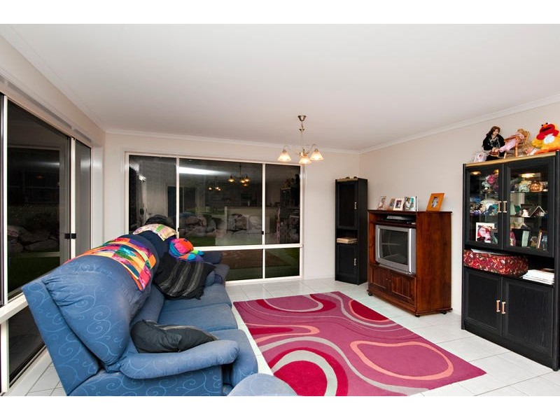 9 Coolamon Court, Eatons Hill QLD 4037