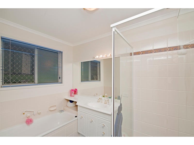 9 Coolamon Court, Eatons Hill QLD 4037