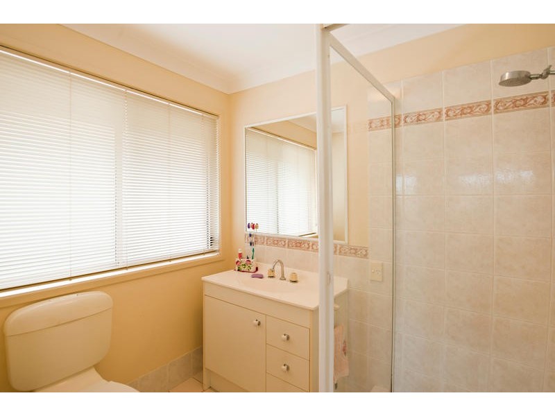 8 Medeo Court, Eatons Hill QLD 4037