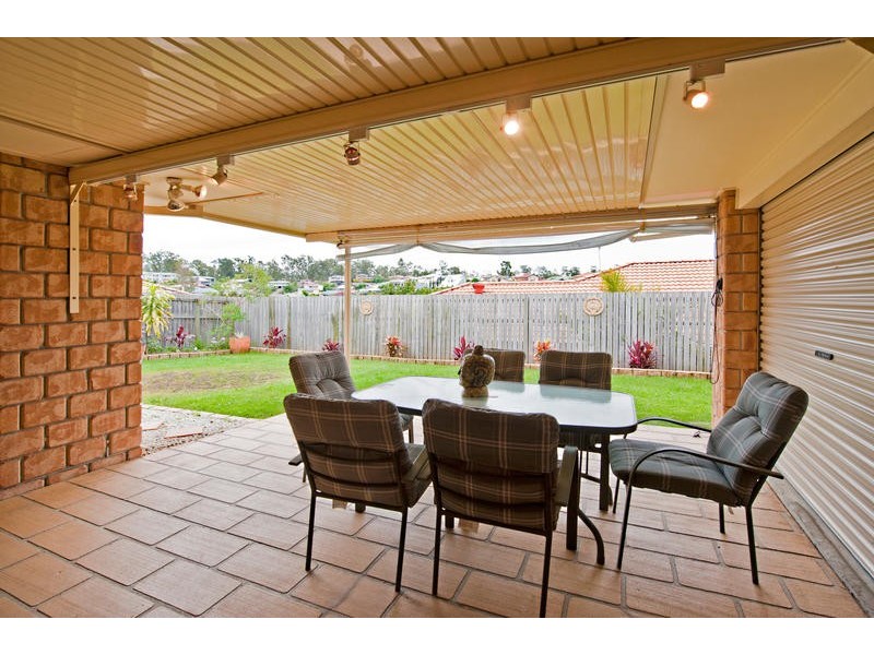 8 Medeo Court, Eatons Hill QLD 4037