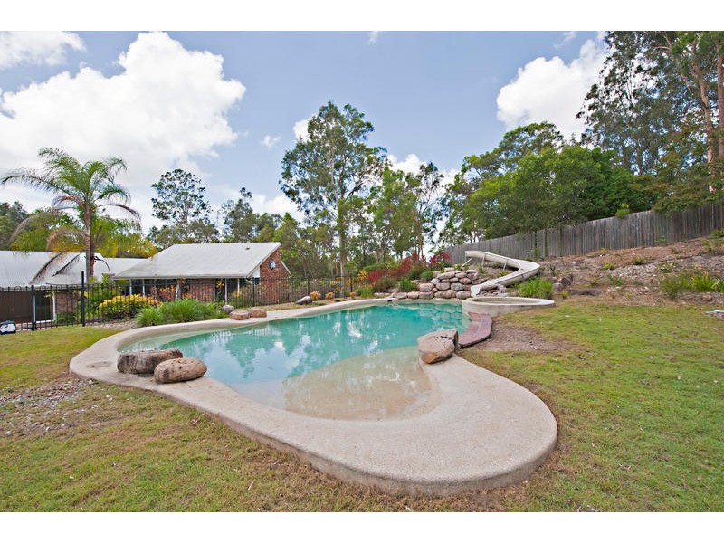 52 Gardonia Place, Albany Creek QLD 4035