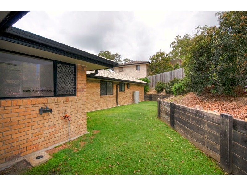 4 Coolamon Court, Eatons Hill QLD 4037