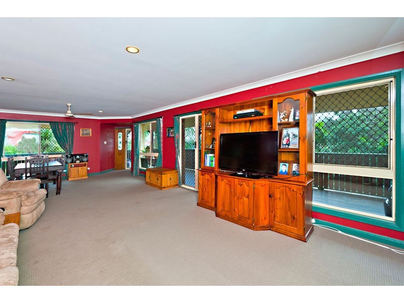 21 Sunblest Court, Eatons Hill QLD 4037