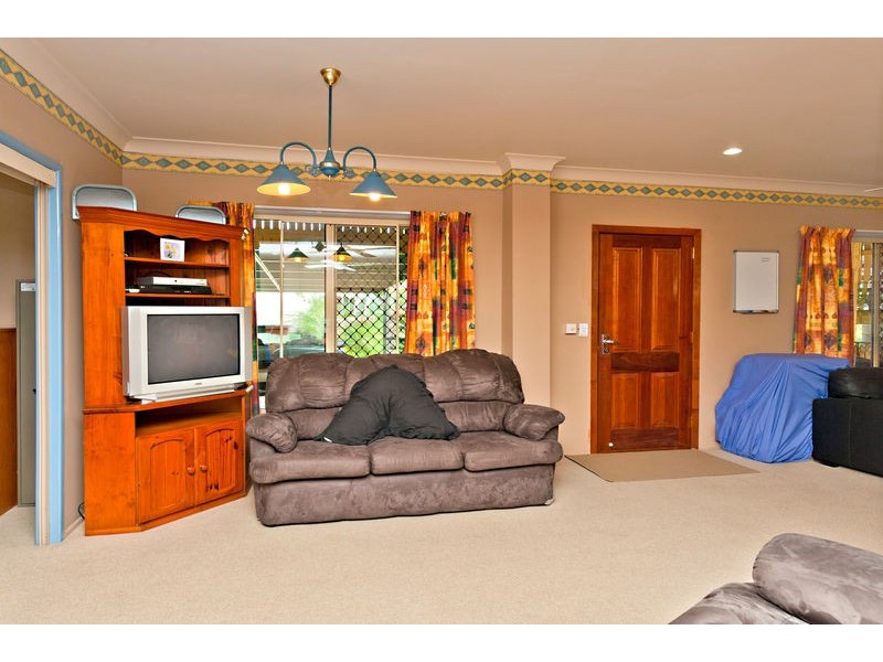 21 Sunblest Court, Eatons Hill QLD 4037