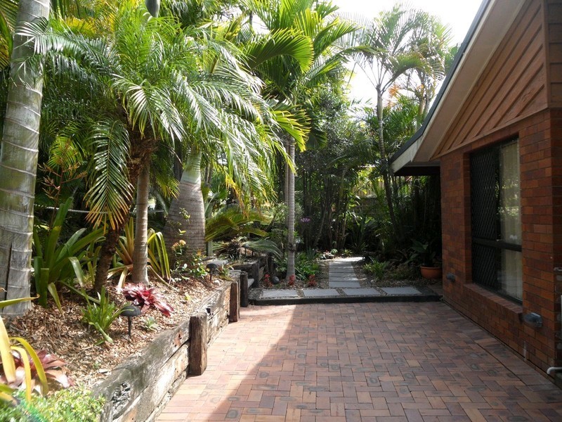 12 Pegasus Avenue, Eatons Hill QLD 4037