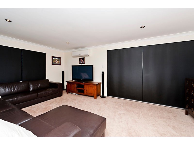 16 Rothschild Street, Eatons Hill QLD 4037