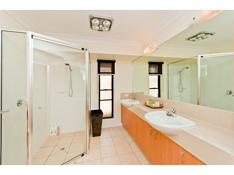 16 Rothschild Street, Eatons Hill QLD 4037