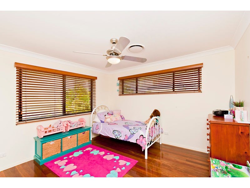 16 Rothschild Street, Eatons Hill QLD 4037