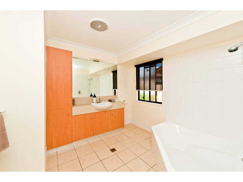 16 Rothschild Street, Eatons Hill QLD 4037