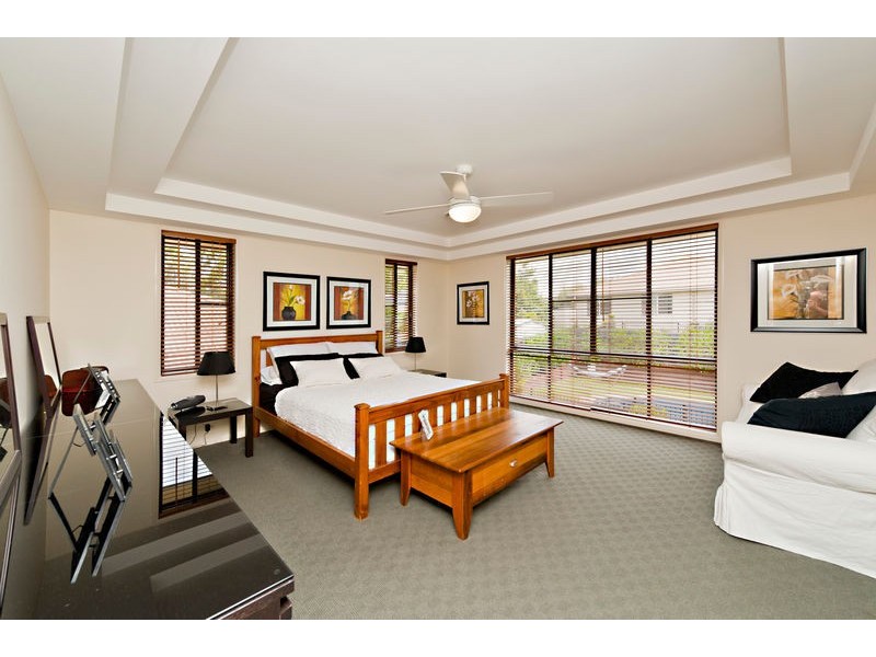 18 Avondale Road, Warner QLD 4500