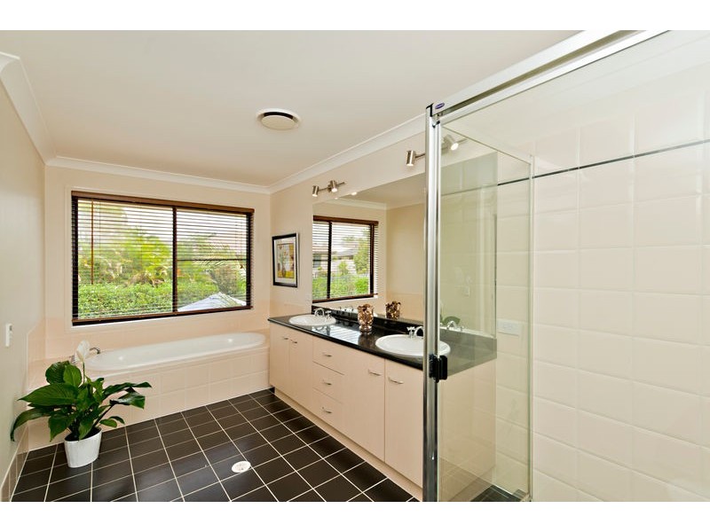 18 Avondale Road, Warner QLD 4500