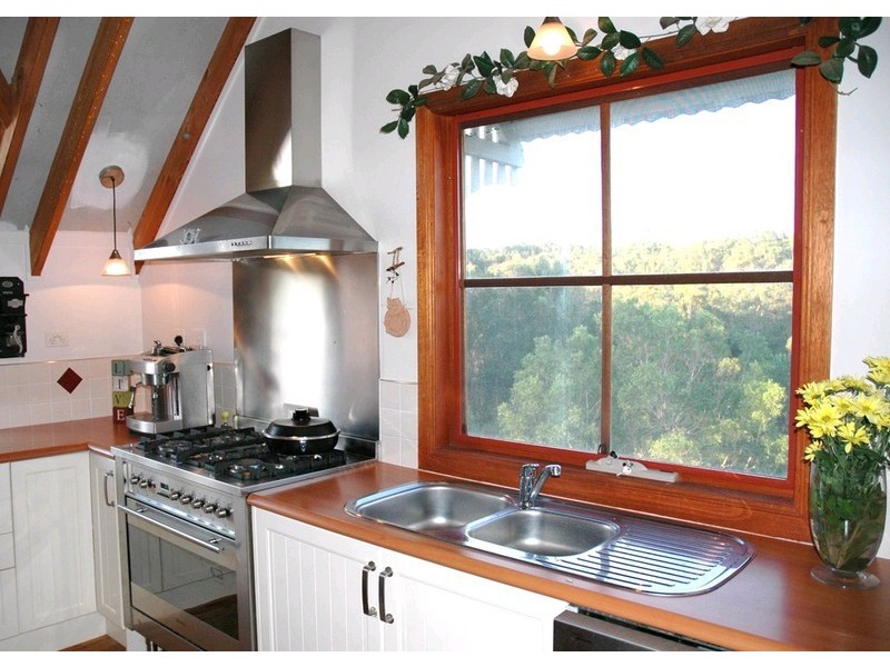 20 Forest Road, Cashmere QLD 4500