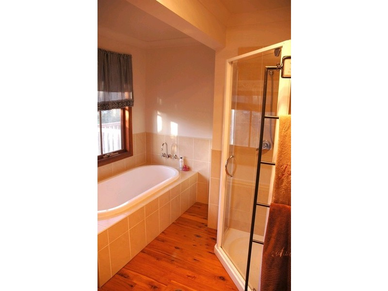 20 Forest Road, Cashmere QLD 4500