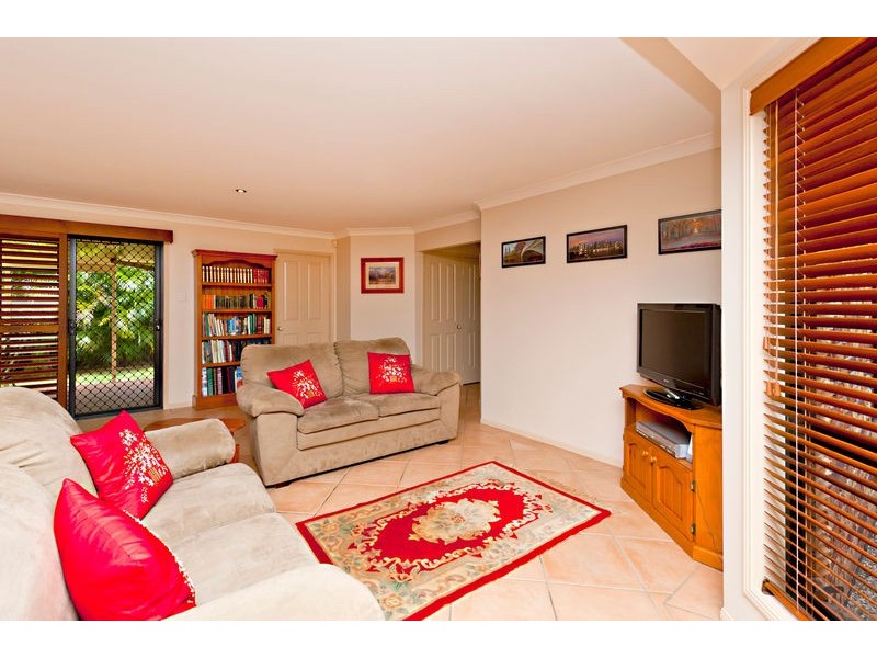 8 Monica Court, Eatons Hill QLD 4037