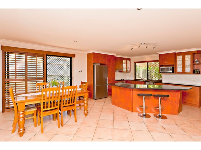 8 Monica Court, Eatons Hill QLD 4037