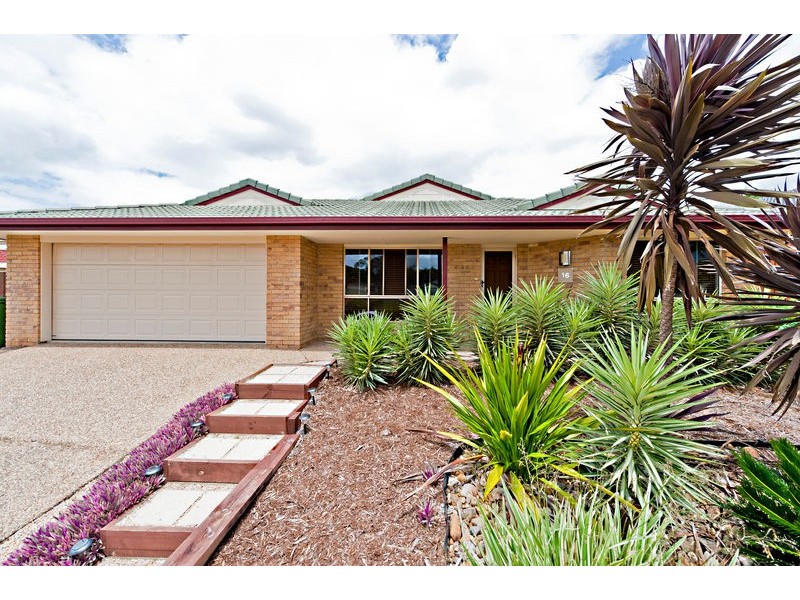16 Gumview Street, Albany Creek QLD 4035